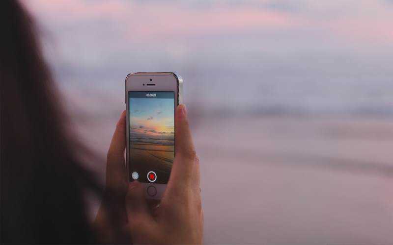 Instagram to add fake news label Photograph