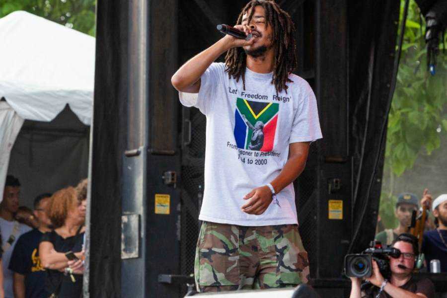 Earl Sweatshirt returns with 'Feet Of Clay' LP Photograph