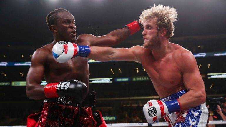 KSI defeats Logan Paul and becomes Youtube Boxing Champion!  Photograph