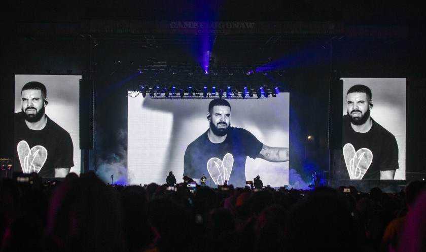 Drake hits back after being booed off stage Photograph