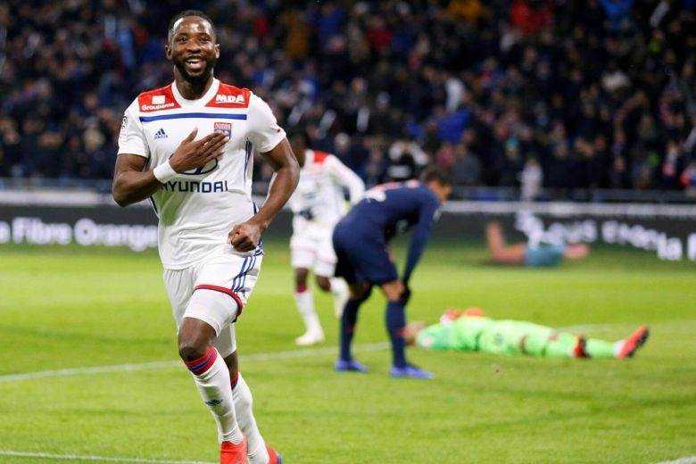 Moussa Dembele funds new medical centre in Mali  Photograph