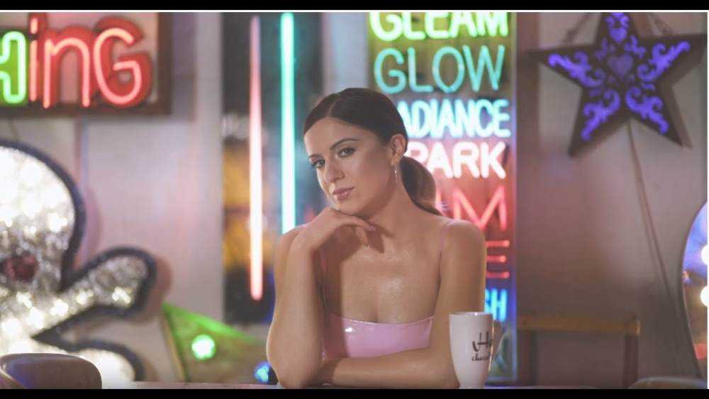 #LINKUPSFRIDAYFRESHNESS Eve Yasmine unleashes 'Glow Up'  Photograph