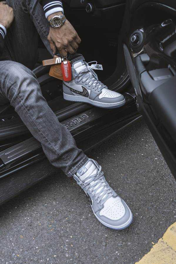 COMP Here s a chance to win a pair of Air Jordan 1 Retro High x