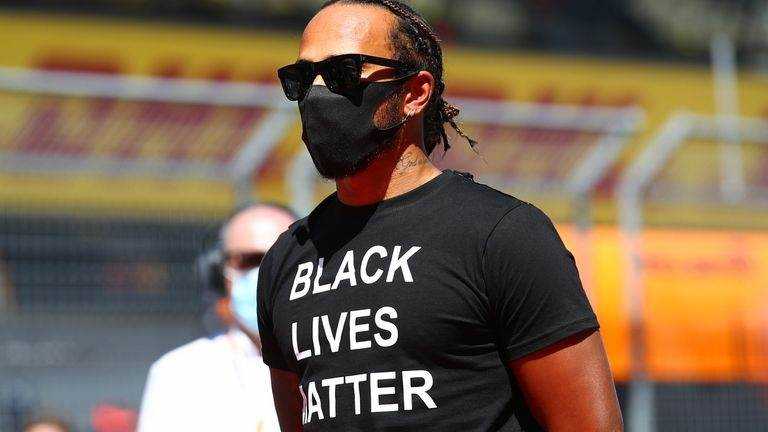Austrian Grand Prix: 14 drivers take the knee in a stand to 'End Racism' Photograph