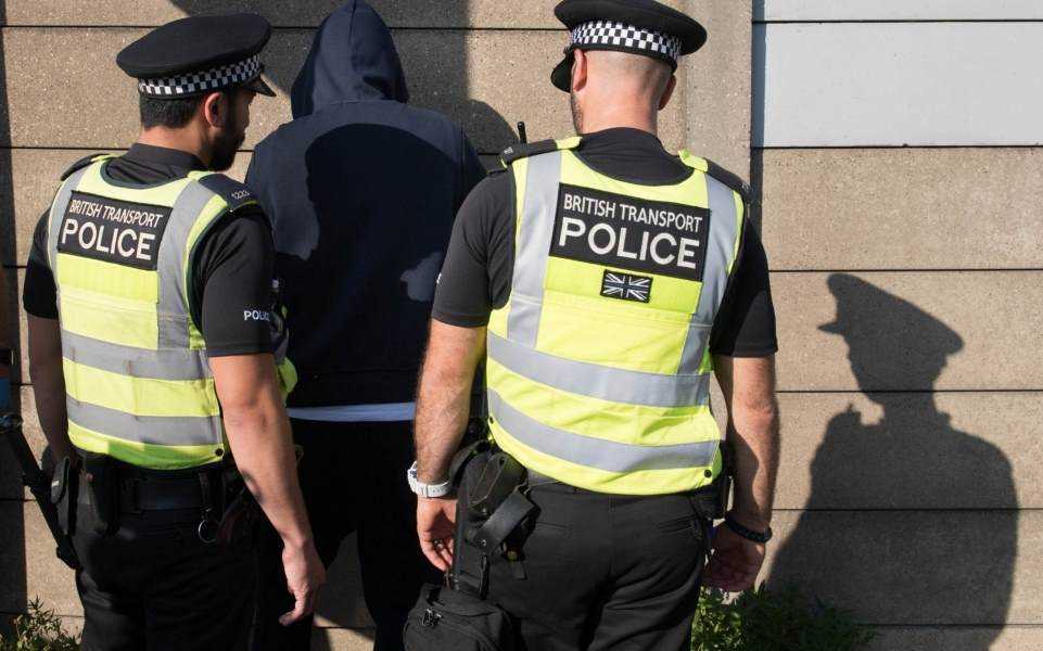Olympic sprinter calls for Met Police commissioner to step down after stop and search Photograph