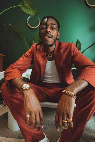 Knucks unleashes visuals for 'Thames' Photograph