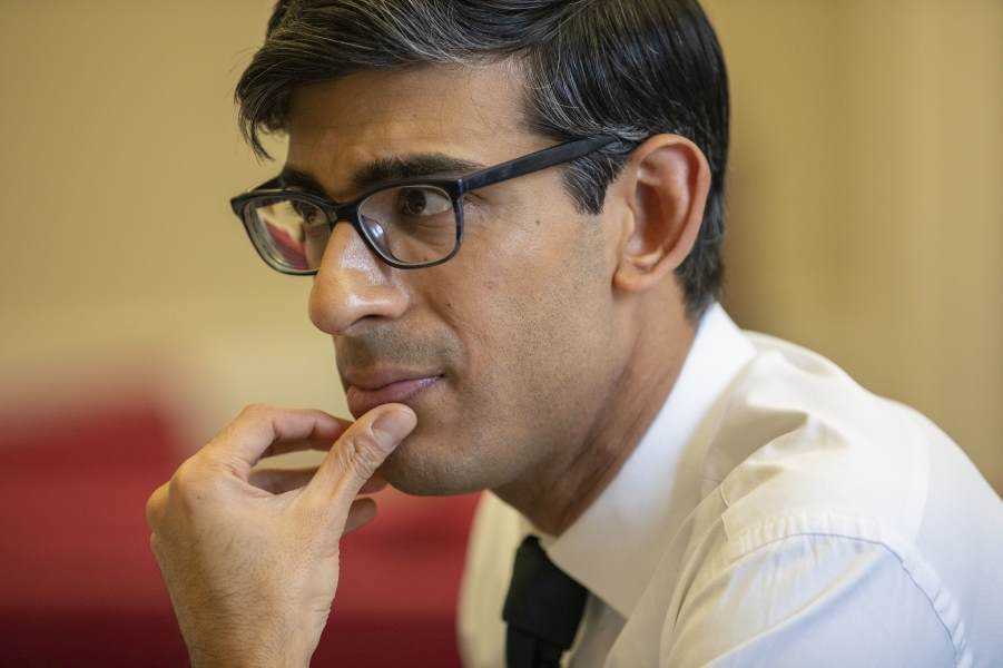 Rishi Sunak announces new jobs support schedule to help people in work  Photograph