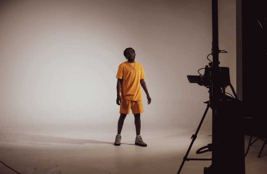 Parris premieres brand new music video ‘Kama sutra’  Photograph