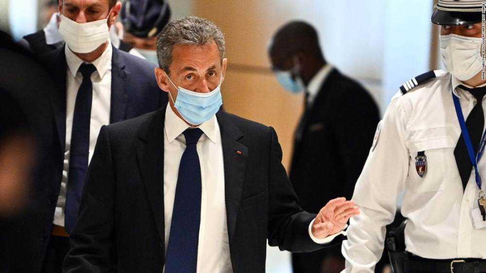 Former French president sentenced to three years in prison for corruption  Photograph