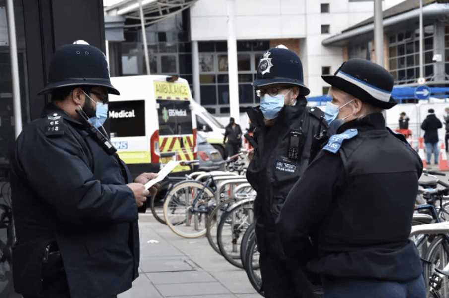 Police bust lockdown rave under Tower Hamlets railway arch as partygoers slapped with £16,000 in fines Photograph