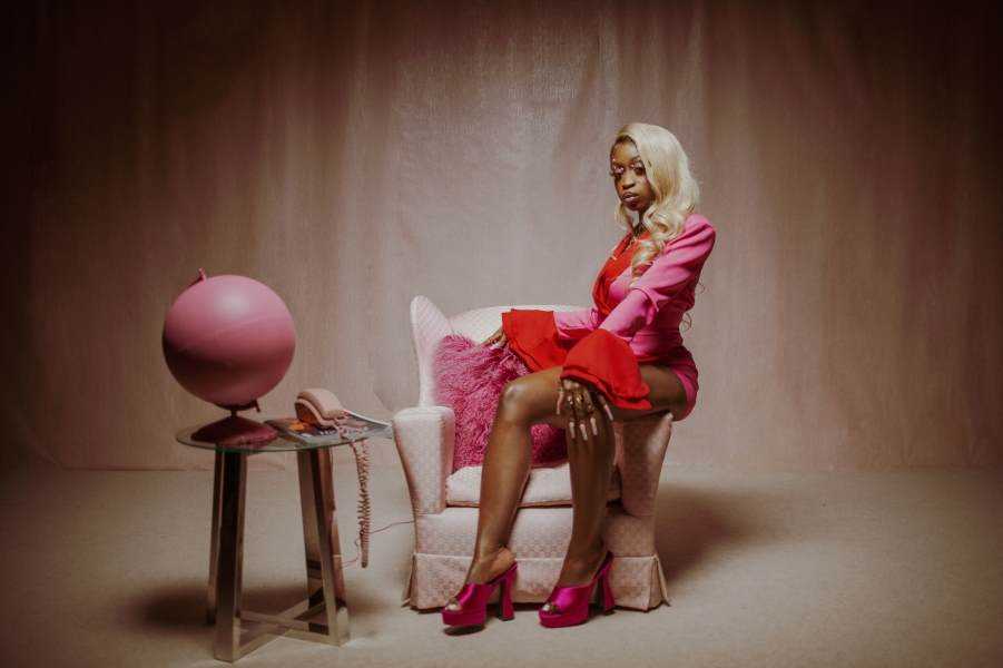 Mnelia releases radiant visuals to ‘Senseless’ Photograph