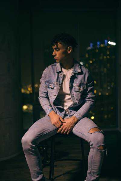 Kane Comfort unleashes brand new track 'Vine Full of Scars' Photograph