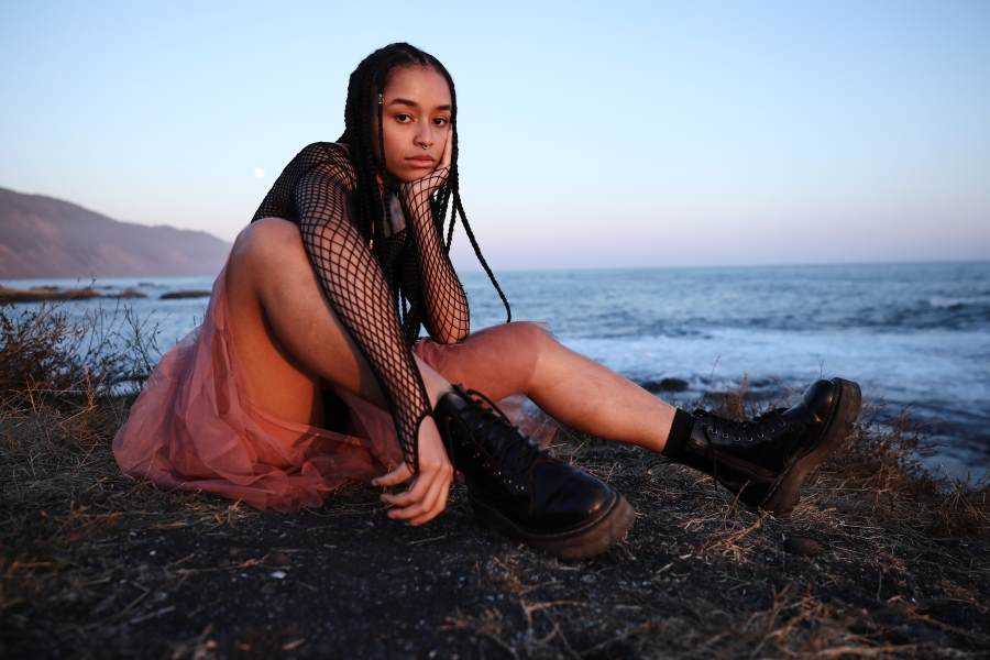 King Isis releases deep RnB track ‘SPARKLY’ Photograph