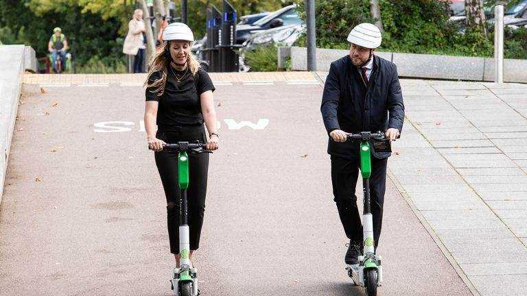 Police seize over 500 e-scooters from London roads Photograph