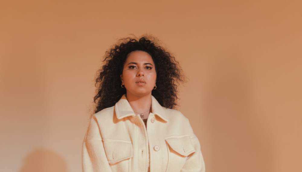 JESSY YASMEEN unveils brand new track 'Silence'  Photograph