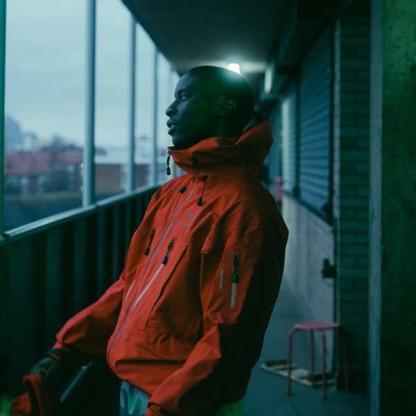 Downtown Kayoto effortlessly delivers 'Hello World' Photograph