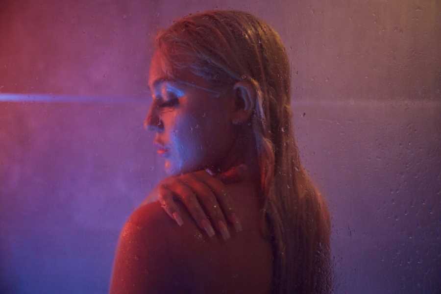 Kelly Kiara Unleashes Debut Mixtape 'hopeless romantic' Photograph