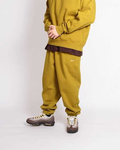 NIKE NRG SOLO SWOOSH FLEECE SWEATPANTS DESERT MOSS/WHITE