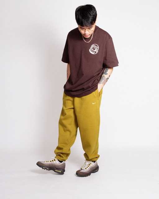 BILLIONAIRE BOYS CLUB SMALL ASTRO HELMET LOGO T-SHIRT BROWN